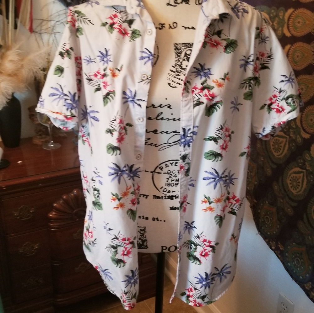 Floral short sleeve button up